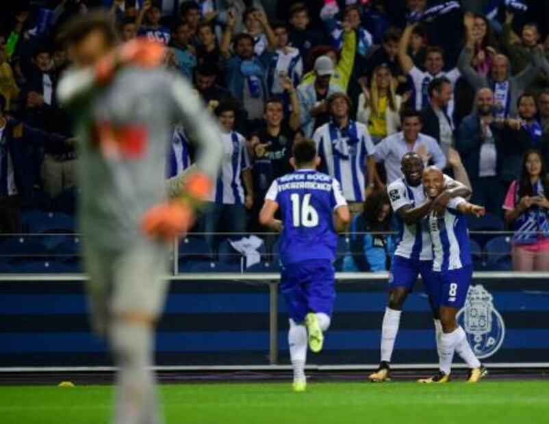 Mexicanos del Porto usan "Fuerza México" en playera