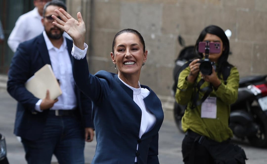 Llegada de la virtual presidenta de México, Claudia Sheinbaum, a palacio nacional, donde fue recibida por el presidente Andrés Manuel López Obrador. Fotos: Berenice Fregoso/ EL UNIVERSAL