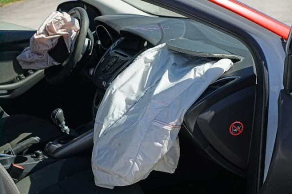 Qué hacer si te choca un auto sin seguro. No caigas en fraudes