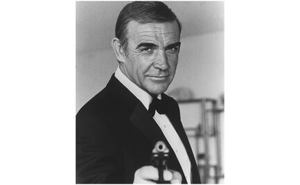 Subastarán pistola original de James Bond usada por Sean Connery