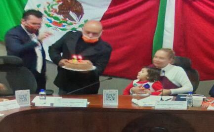 Diputados festejan en salón del Congreso cumpleaños de la hija de una legisladora en Hidalgo