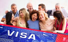 La visa correcta para visitar a familiares en Estados Unidos: evita este error común
