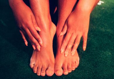 Así puedes usar vinagre y bicarbonato para tener unos pies hermosos