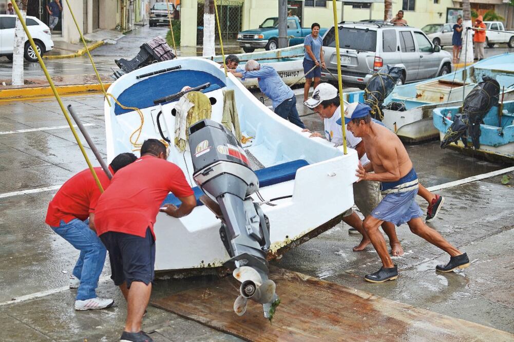 Según especialistas, se prevé que Franklin afecte al menos 30 municipios costeros de Veracruz, por ejemplo, Tuxpan, Tecolutla, Nautla, Veracruz, Alvarado y Coatzacoalcos (PATRICIA MORALES. EL UNIVERSAL)