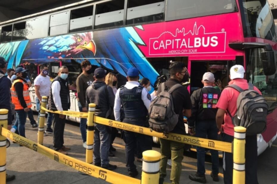 Unidades de CapitalBus agilizan traslado de usuarios en Tláhuac tras accidente en Línea 12 del Metro