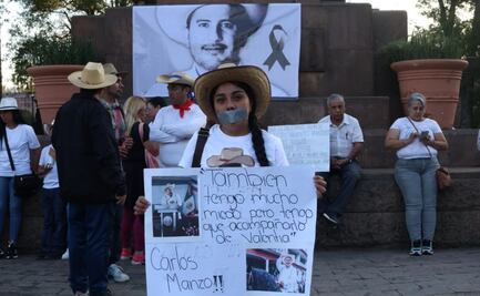 VIDEO Vestidos de blanco, decenas de personas marchan de forma pacífica en Morelia tras asesinato de Carlos Manzo