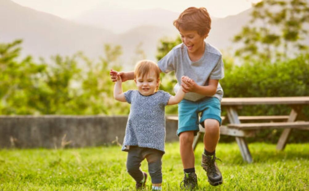 Una de las creencias comunes es que los hermanos mayores recibieron más estímulo por parte de sus padres en diversas actividades artísticas entre otras, lo que permitía que su pensamiento se desarrollara a un nivel superior. 

Foto: Producción El Universal