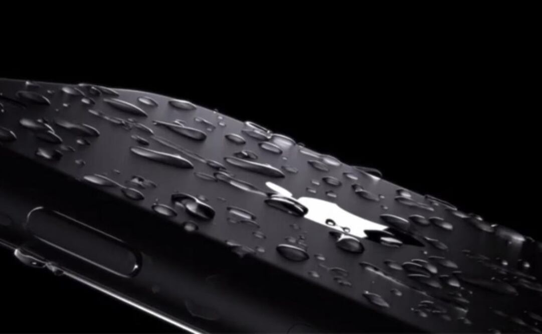Los próximos iPhones podrían incluir una pantalla que funciona perfectamente bajo el agua