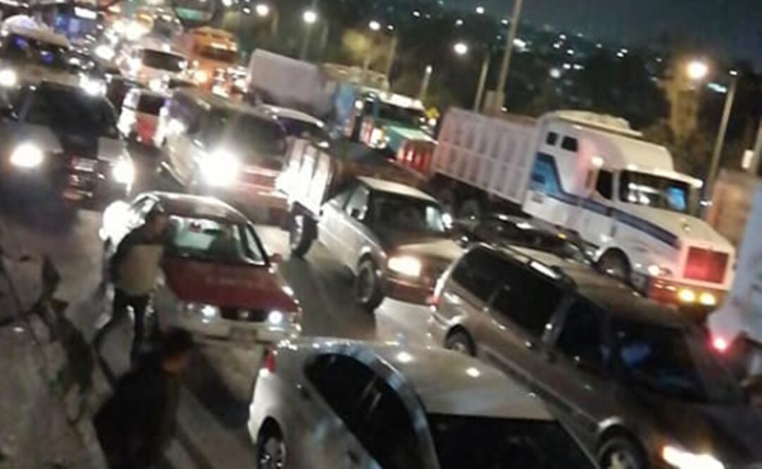 Reportan caos vial en la México-Pachuca, rumbo a Indios Verdes