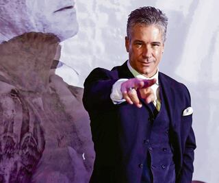 Fernando Carrillo promete desnudos artísticos en Only Fans