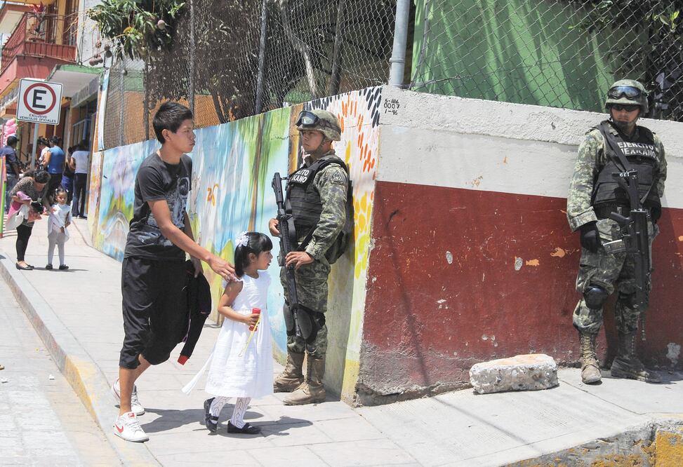 Pese al resguardo de fuerzas armadas, persiste el clima de tensión entre la población en el municipio