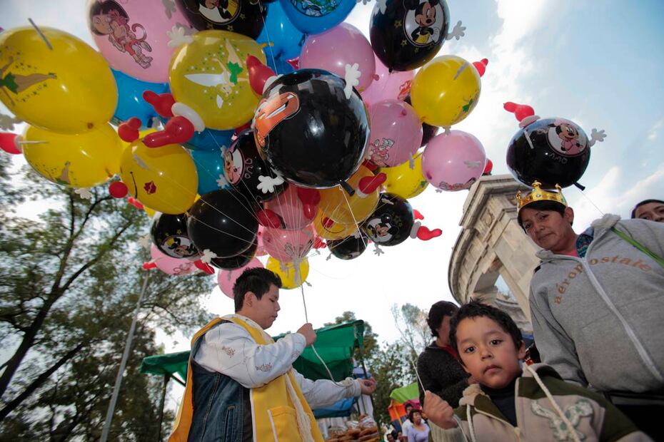 Los Reyes Magos llevan alegría a niñas y niños. Foto: Archivo EL UNIVERSAL