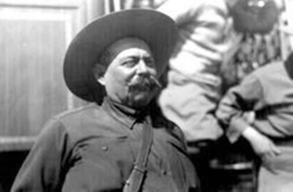Francisco Villa se hizo compadre de los militares de alto rango Eugenio Martínez y Enrique León Ruiz, quienes le prometieron que, mientras ellos ocuparan un cargo público, él estaría a salvo de cualquier atentado. Foto: ESPECIAL/Cortesía de Mario Alberto Trillo Corral.