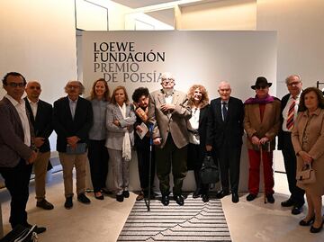 Médico cirujano mexicano gana premio de poesía Loewe en España