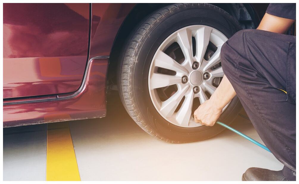 Descubre cada cuánto es necesario que revises la presión de las llantas de tu carro. Imagen: Freepik