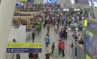 ¿Qué ver?: “¡Alto! Frontera: Chile”, la realidad detrás del principal cruce del país andino 