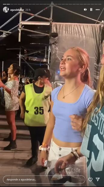 Zulu de la Rúa cantando "Waka Waka" en el concierto que Shakira ofreció en Argentina.
Foto: Instagram, vía @agusdelarua