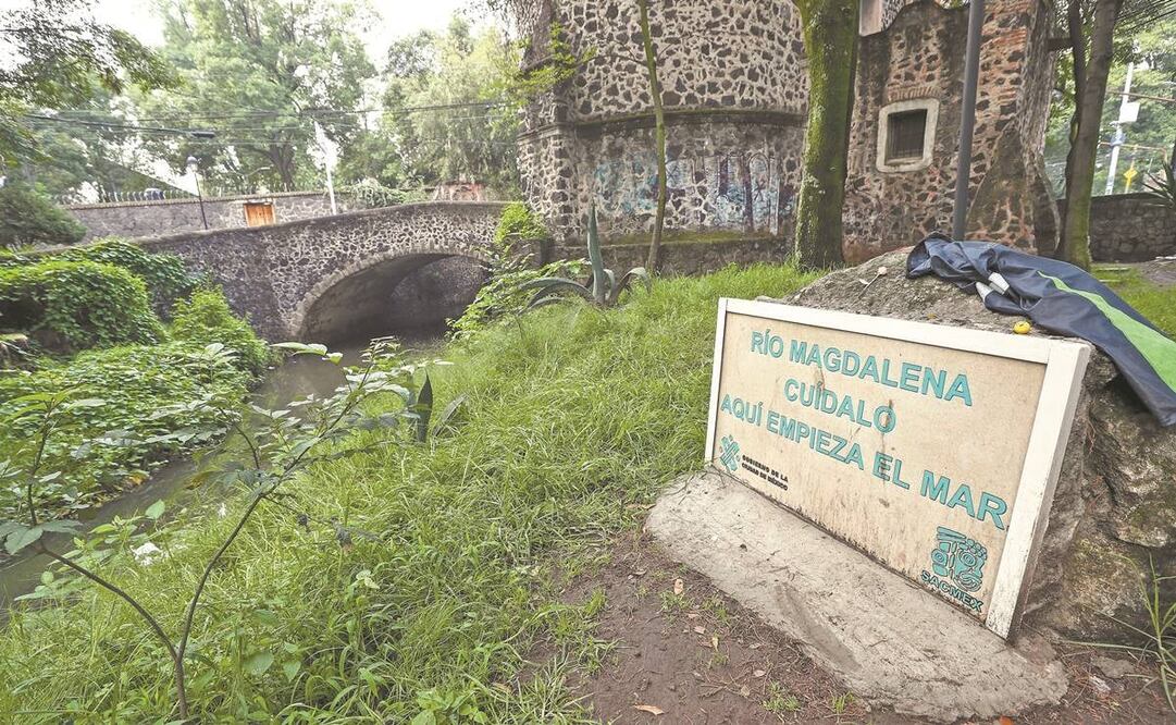 En un recorrido hecho por EL UNIVERSAL, se observó que la desembocadura del río Magdalena está llena de basura y es residencia de varias personas. Foto: DIEGO SIMÓN. EL UNIVERSAL