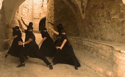 Teatro para el fin del mundo: Recuperan la poesía palestina en medio del conflicto y la represión