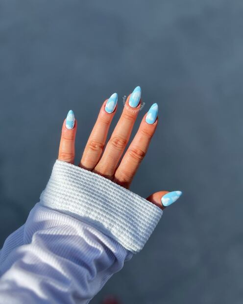 ¡Una manera de llevar el azul celeste en tendencia! Foto: Especial. Instagram @polishedbypiranha