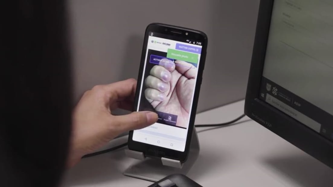 Clara Brugada anunció la implementación de un sistema de atención en Lengua de Señas Mexicana en Locatel, a través de videollamadas. Foto: captura de video