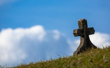 Hallan más tumbas anónimas en antiguos colegios para indígenas en Canadá