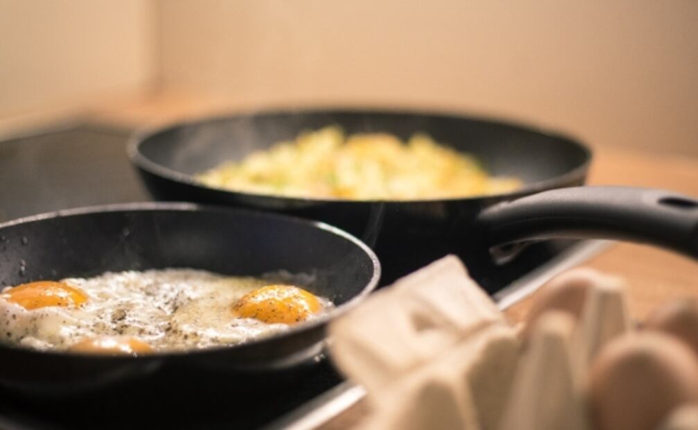 El ingrediente que evita que los huevos se peguen al sartén