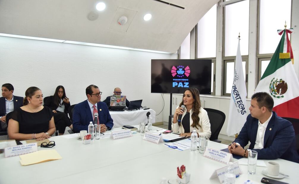 Alessandra Rojo de la Vega junto a el presidente municipal de Zacatecas en mesas de trabajo (11/02/2025). Foto; Especial