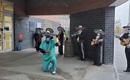 Mariachi band serenades COVID-19 patients and frontline healthcare workers in NY