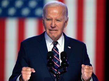 Biden continúa con "síntomas leves" por el Covid-19, según su médico