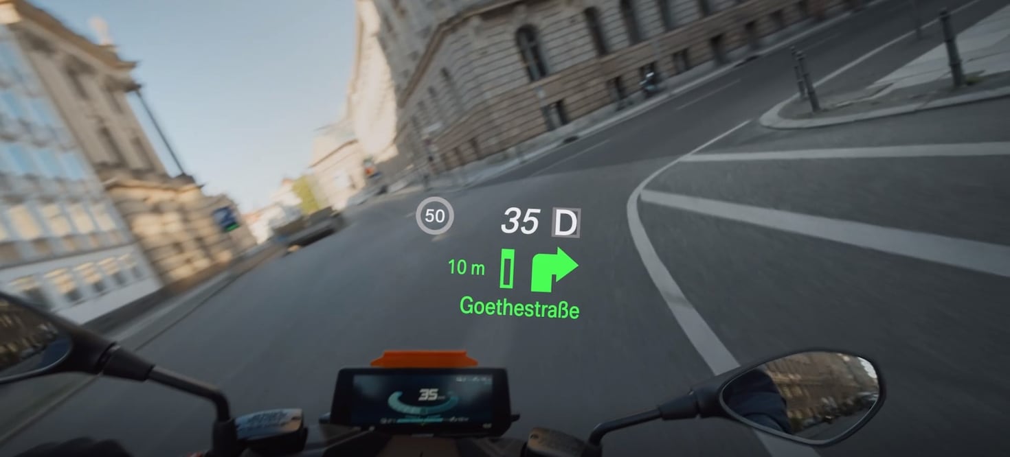 Además de bloquear el Sol, son útiles para reflejar el sistema de navegación.