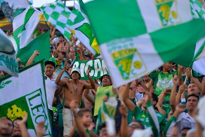 Acampan para comprar boletos