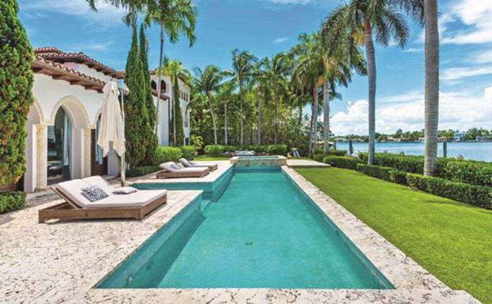 Álvarez Puga e Inés Gómez Mont saben lo que es vivir como Cher y en el corazón de Nueva York