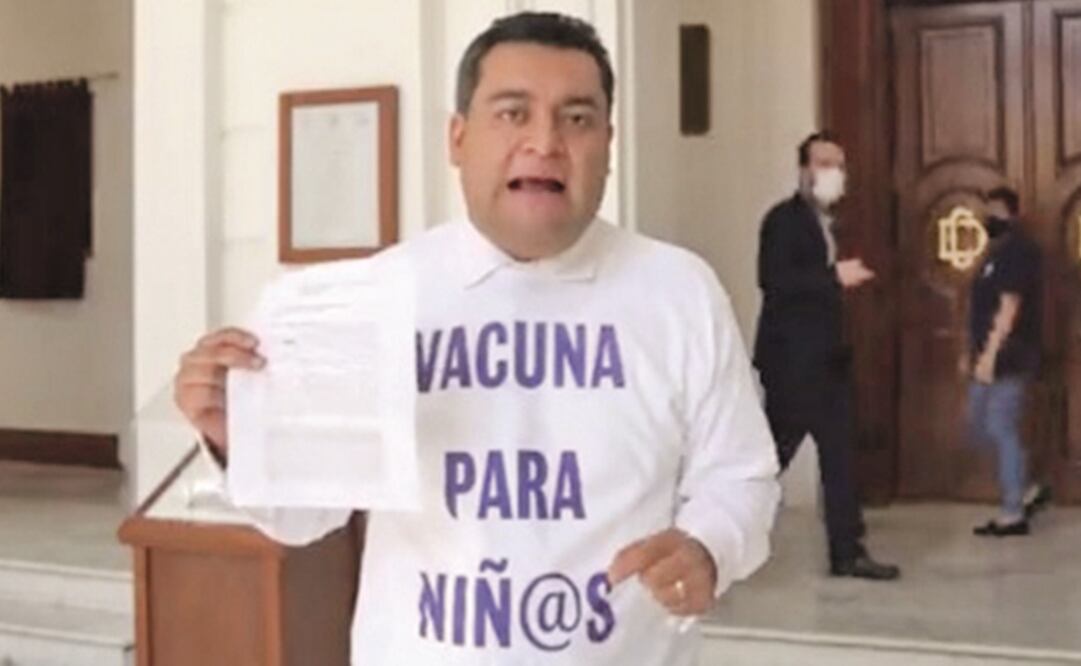Diego Garrido López, diputado local por el PAN, recordó que los amparos que ofrece para que menores se vacunen son gratis. Foto: Tomada de Twitter