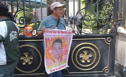 Ayotzinapa 10 años: Embajada de EU en México alerta a trabajadores por manifestaciones y limita operaciones