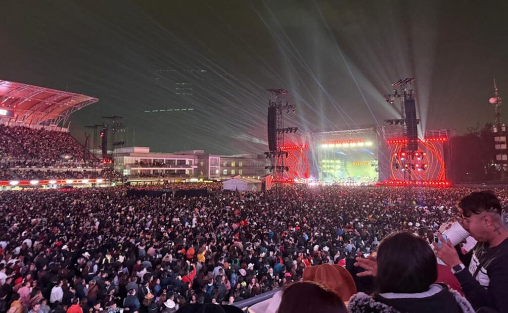 Grupo Firme reúne por octava ocasión a sus seguidores en el Estadio GNP en la Ciudad de México, donde se armó tremenda fiesta. 
Foto: César Olivares/EL UNIVERSAL.