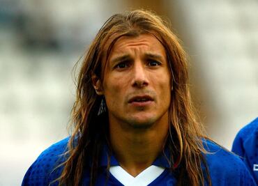 Claudio Caniggia se la pasaba con prostitutas, según su hijo