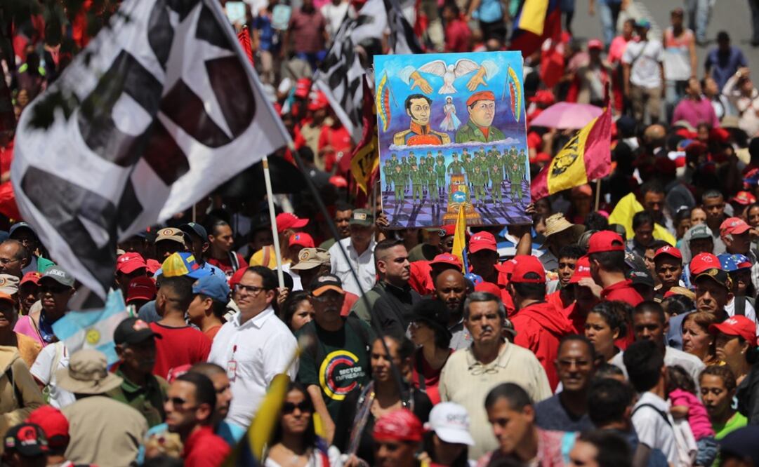 Miles de simpatizantes del presidente de Venezuela, Nicolás Maduro, marchan en Caracas (Venezuela) (Foto: EFE)