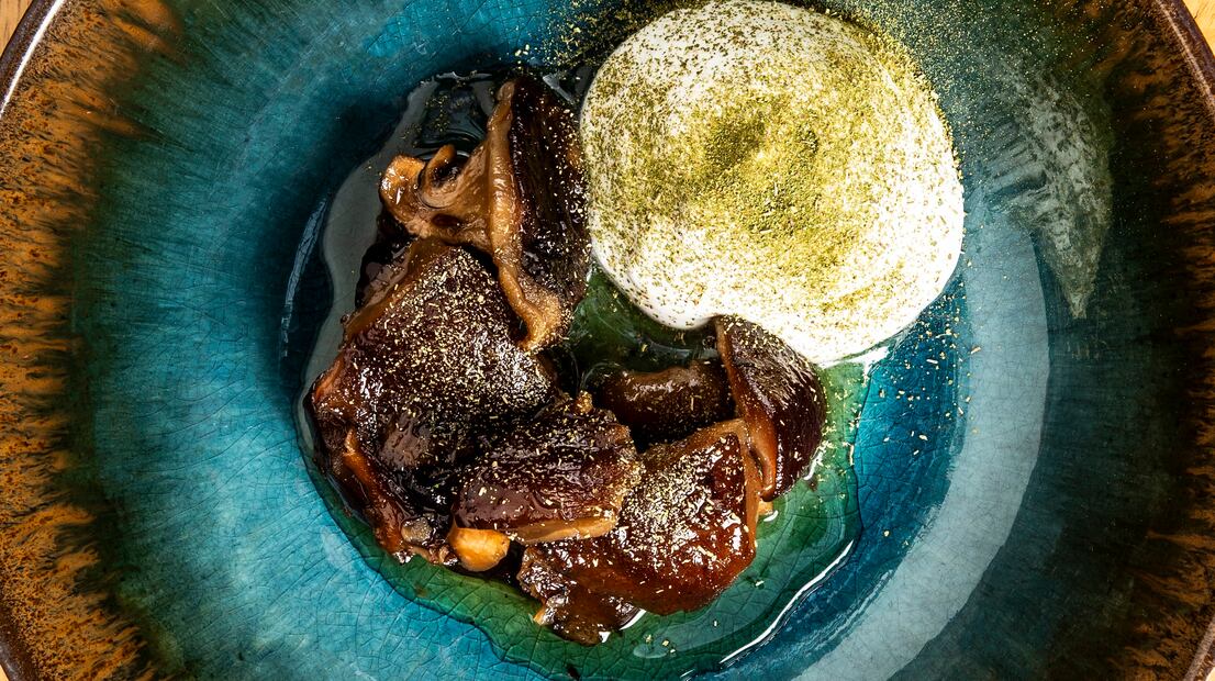 Shiitake en escabeche, una alternativa dulce para estos hongos asiáticos. Fotos: Jorge Garaiz