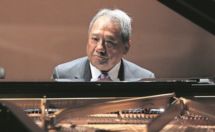 Armando Manzanero, marca registrada en calzado, ropa y sombreros