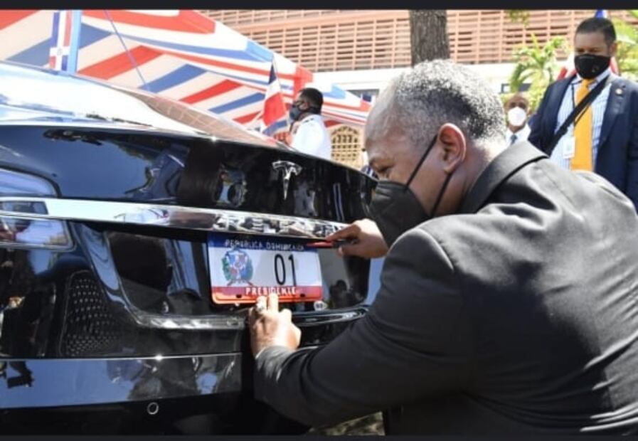 El presidente de República Dominicana hace del Tesla Model S su vehículo oficial 