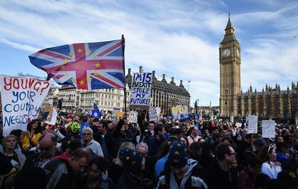 Miles de personas en Londres le dicen “no” al brexit