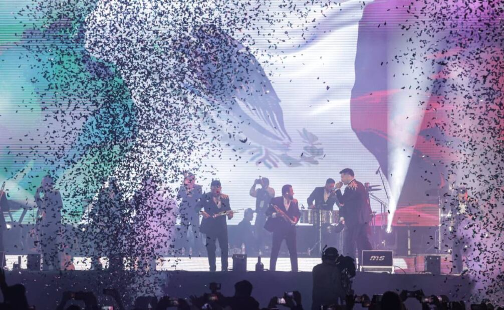 La agrupación puso a bailar y cantar a miles de mexicanos que se dieron cita para celebrar el Grito de Independencia. Foto: Instagram.