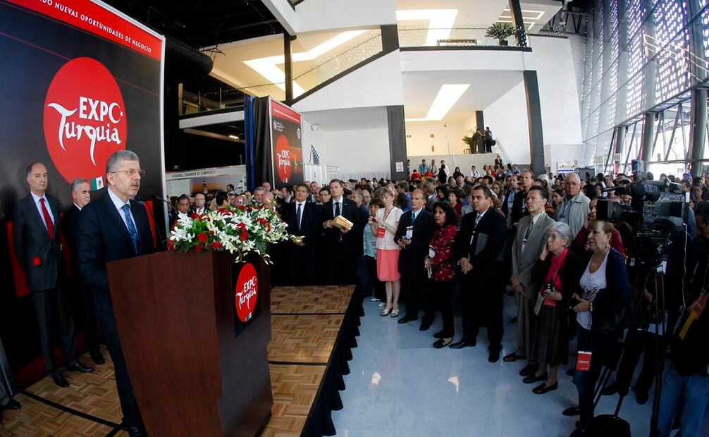 Inauguración de la "Expo Turquía" en el Pepsi Center de la ciudad de México que estuvo abierto al público hasta el 06 de octubre de 2012. En la foto el vice presidente del consejo consultivo de la Cámara de Comercio de Estambul, Dusun Topcu. Foto: Alma Rodríguez Ayala/EL UNIVERSAL.