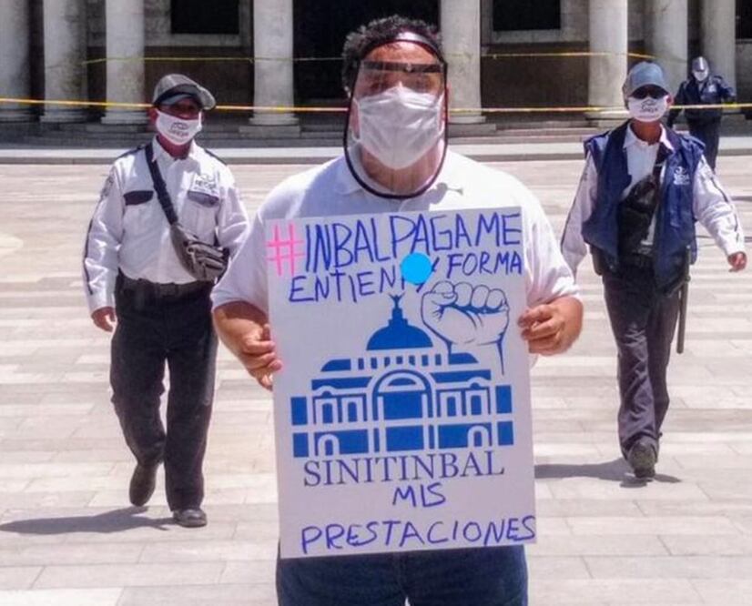 Trabajador pide que le paguen sus prestaciones. Foto: Captura