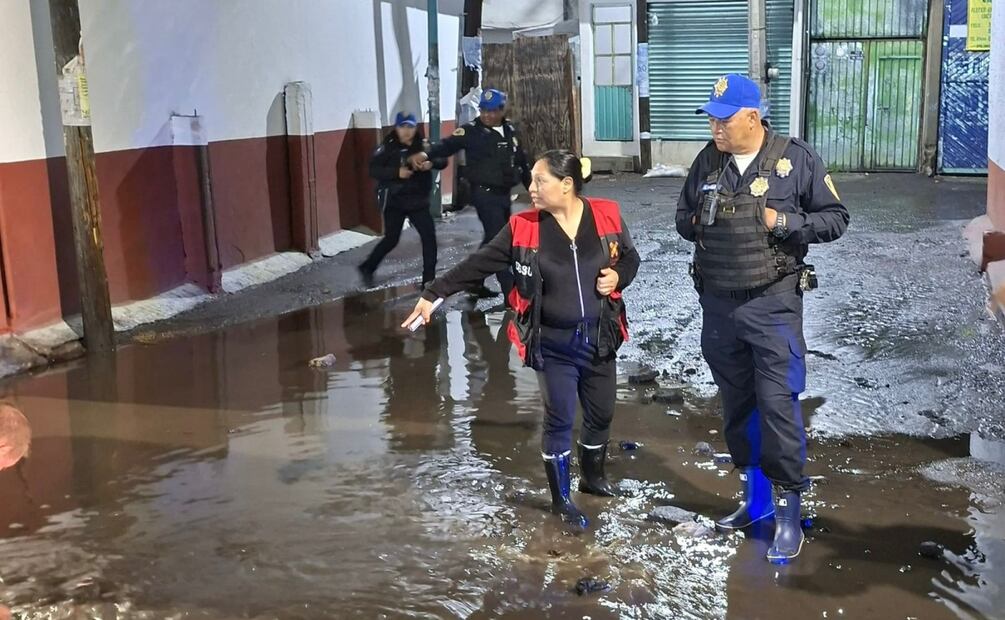 Xochimilco atiende afectaciones por lluvias; Ejército y alcaldía retiran lodo y escombros. Foto: Especial