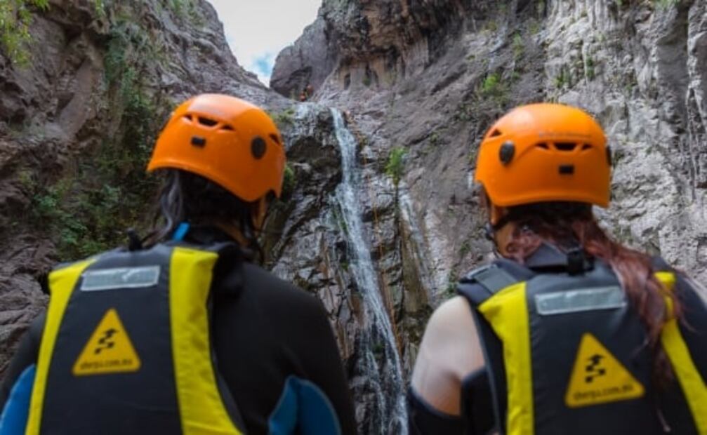 Paso de Vaqueros: tour de toboganes naturales y rappel en Guanajuato