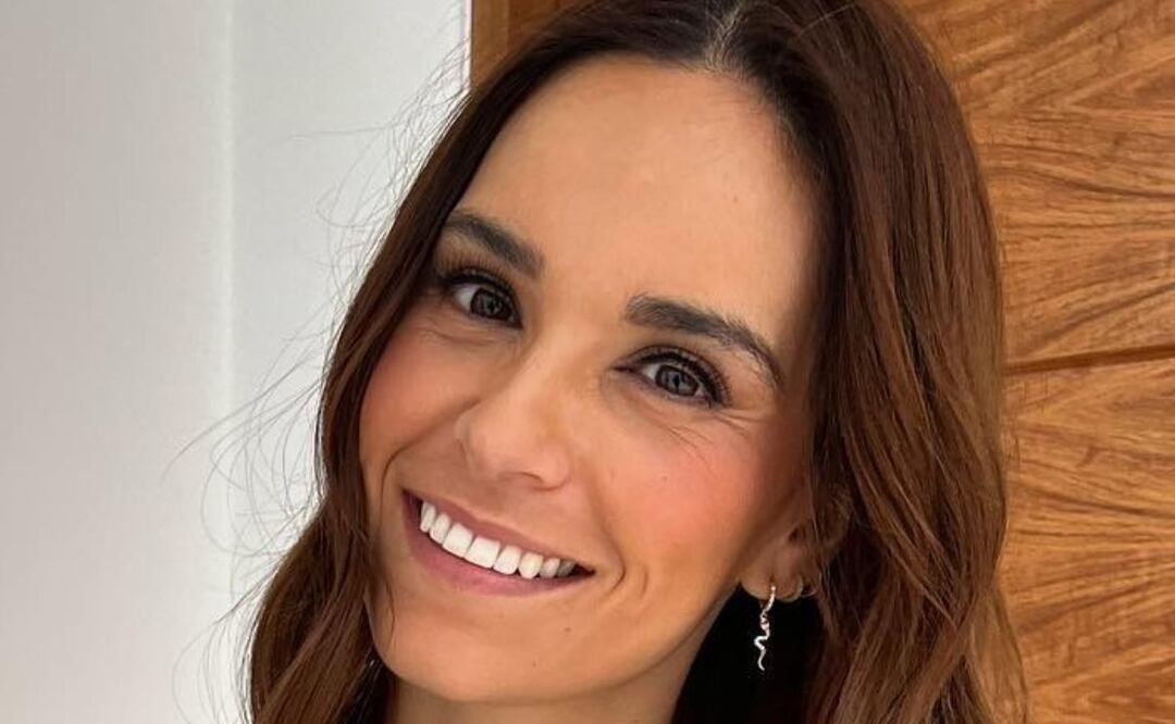 Tania Rincón posando. Fuente: Instagram @taniarin