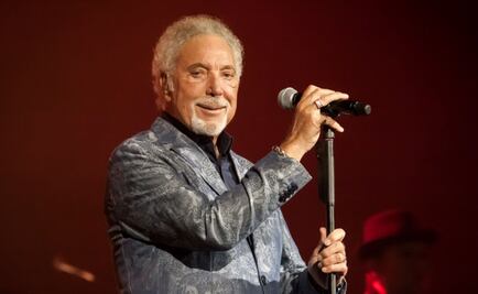 Tom Jones canta en México y hace un repaso por su carrera