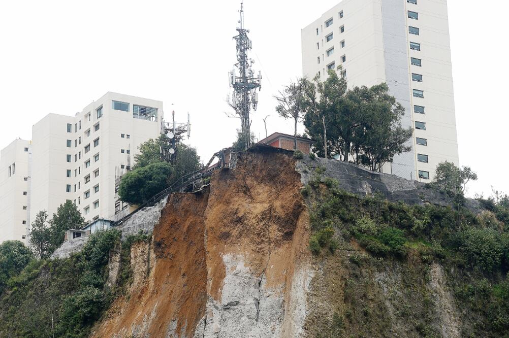 En 2007 se construyeron tres edificios de departamentos en el predio, sin que la constructora presentara los estudios de mecánica de suelo (GUILLERMO PEREA. EL UNIVERSAL)